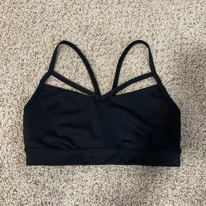 Cut out detail sports bra! Size XS